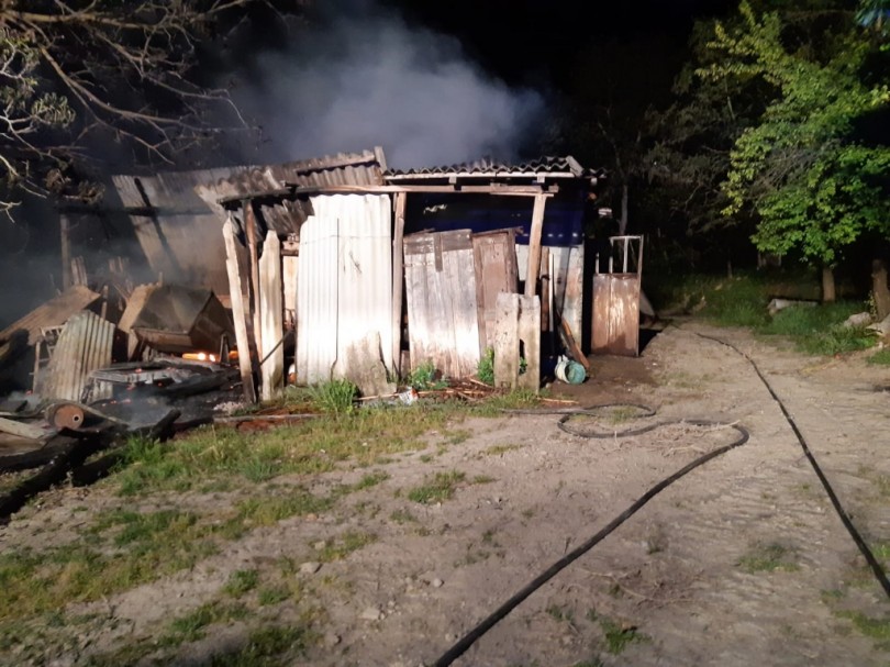 Intervento dei Vigili del Fuoco in un capanno per attrezzi a Vignale