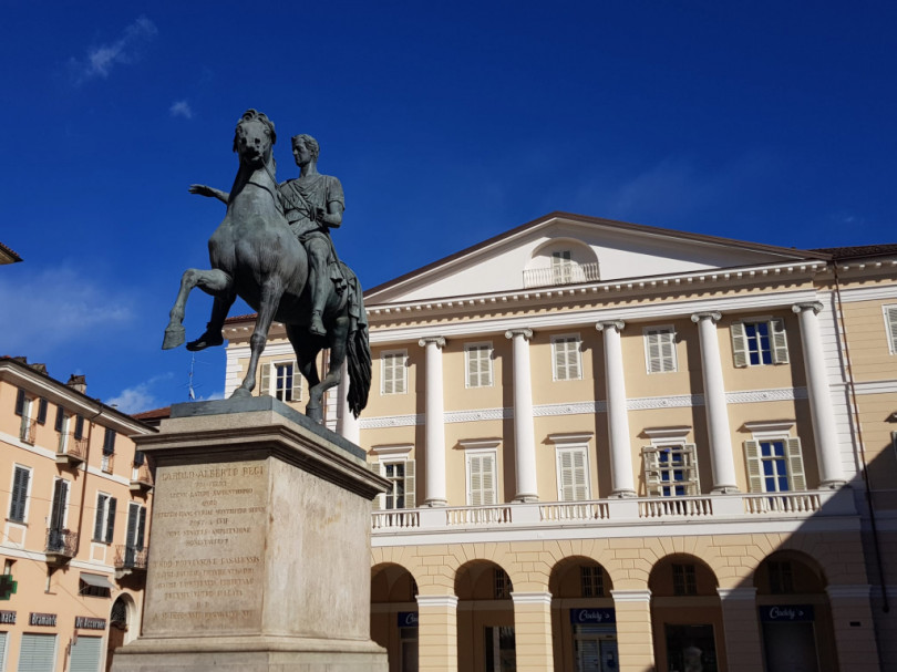 “Mezz’ora di silenzio” in piazza Mazzini a Casale