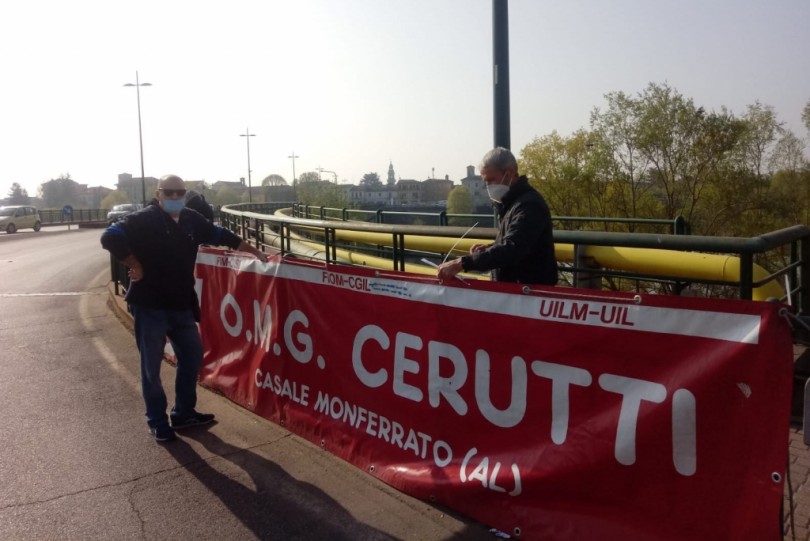 Sit-in sul ponte: per la Cerutti la notte si fa sempre più buia