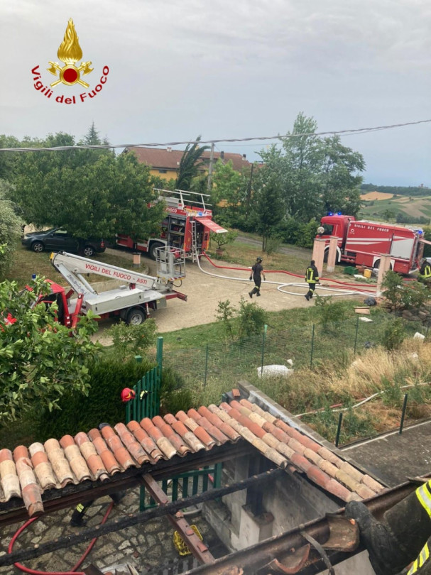Incendio in un porticato a Casorzo