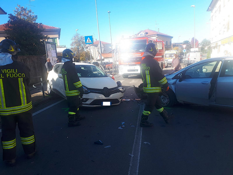 Frontale tra due autovetture a San Germano