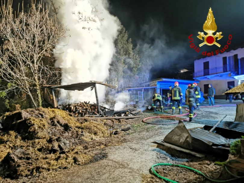 Incendio di una legnaia a Moransengo