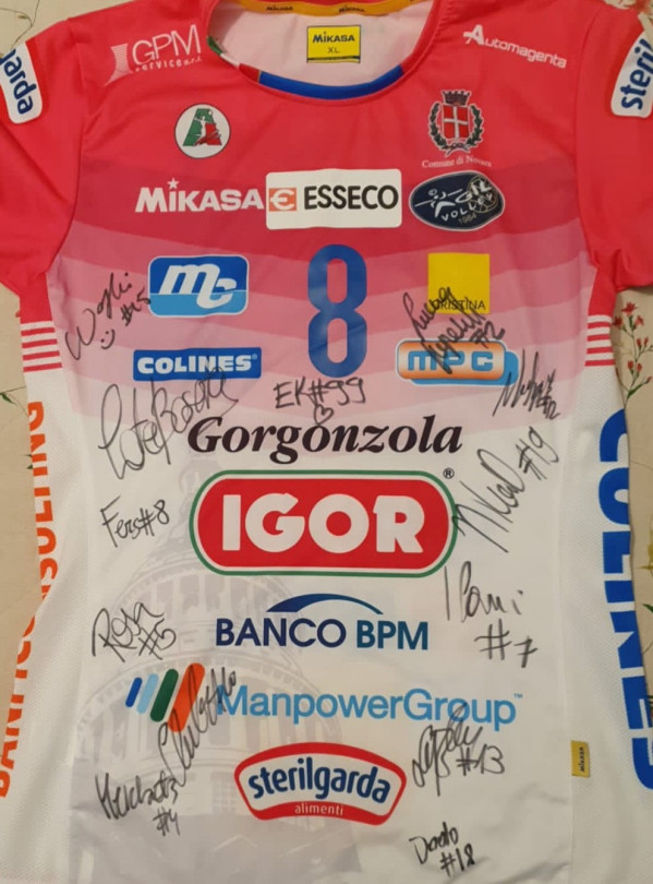 La lotteria della PGS Ardor. Come primo premio la maglia autografata della Igor Novara