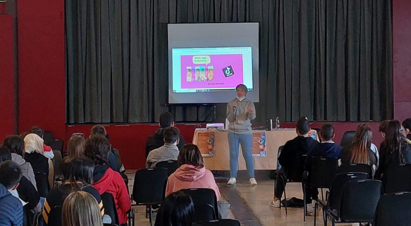 “APPrendiamo in sicurezza. Diventare grandi con i nuovi media”