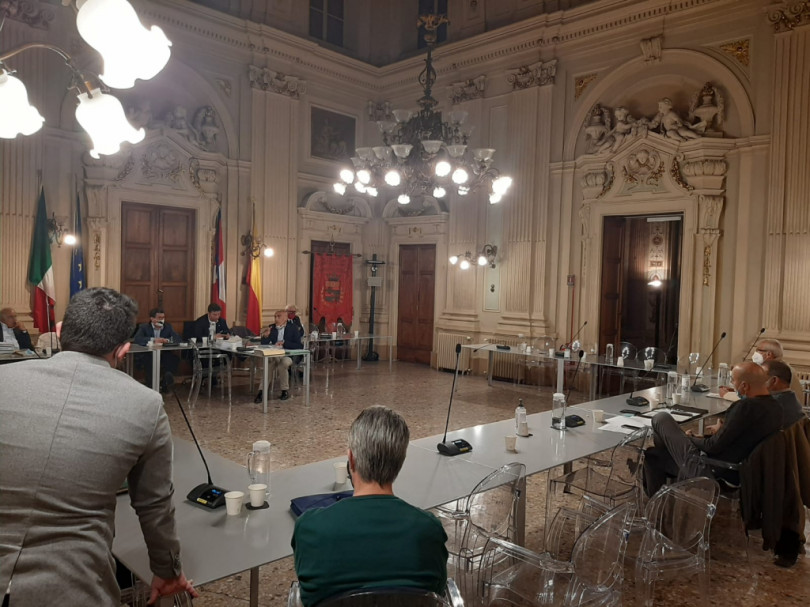 Si discute la Variante ma... manca il numero legale