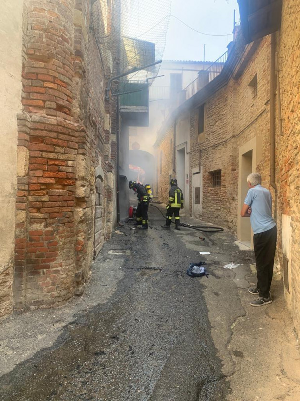 Incendio in un garage a Moncalvo
