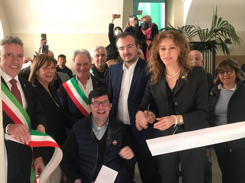 Un nuovo ascensore per azzerare le barriere architettoniche: il ministro Stefani a Fubine