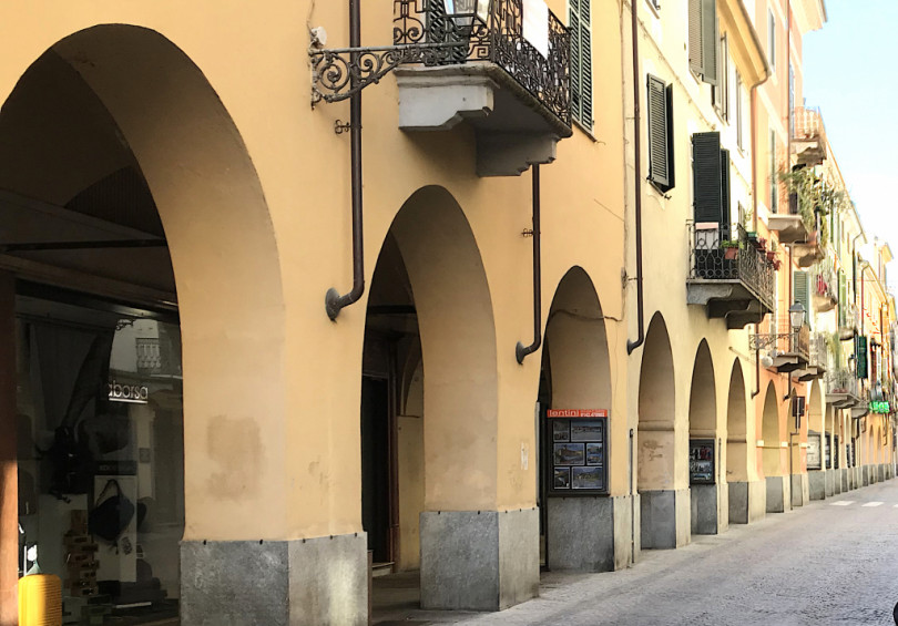 Portici Lunghi, c’è il progetto di restauro delle antiche arcate