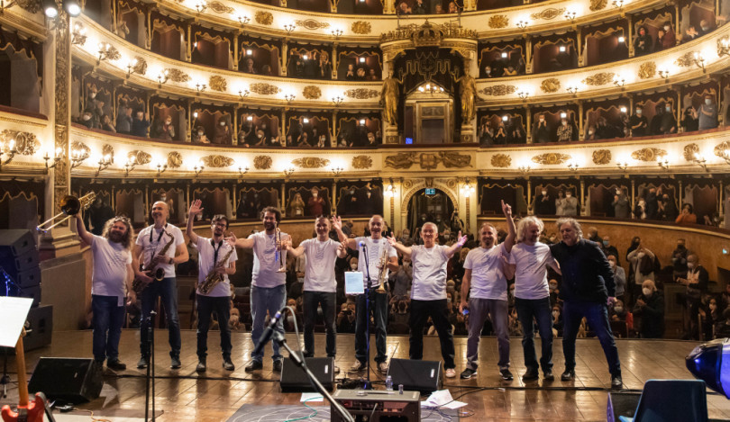 VIDEO - Il compleanno di Bonfanti festeggiato in concerto
