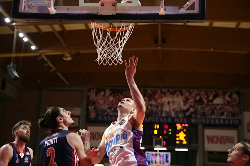 Riscatto Novipiù: al “PalaEnergica Paolo Ferraris” Martinoni e compagni battono l’Urania Milano 84-67