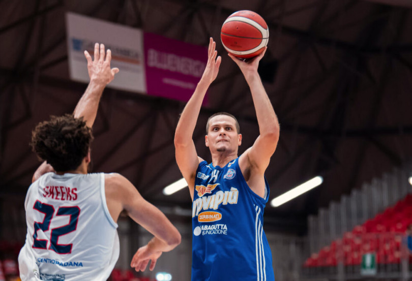 Un super Davide Pascolo punisce la Novipiù: al “PalaBanca” vince Piacenza 65-61