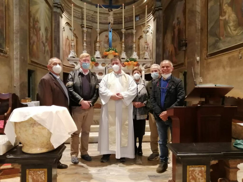 Gabiano: festa a sorpresa per don Carlo Pavin