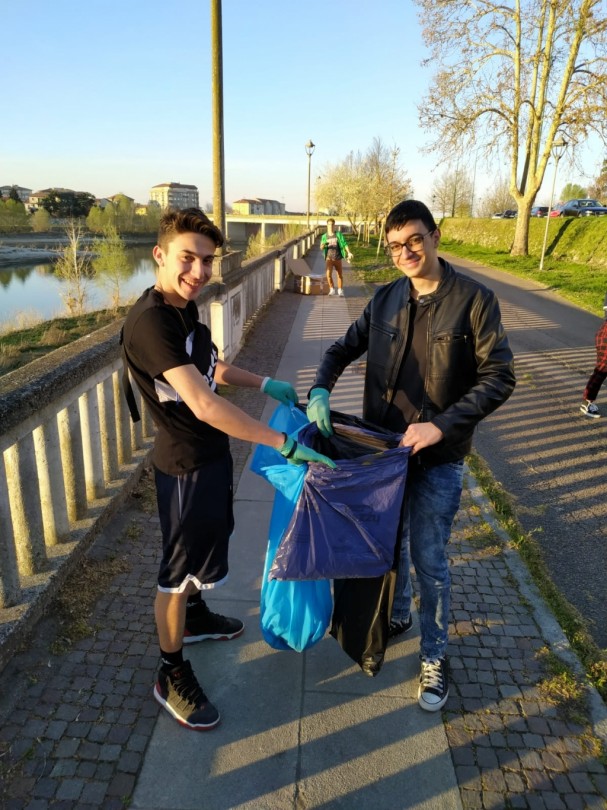 #trashchallenge: a Casale i giovani si mobilitano