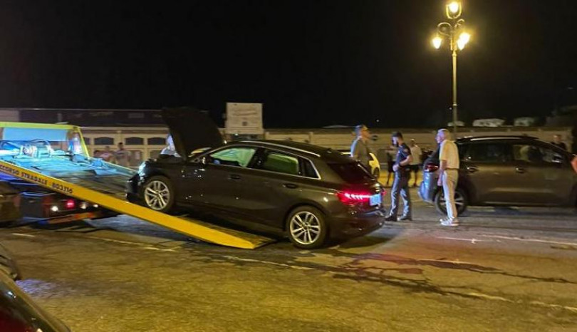 Scontro frontale in piazza Castello a Casale: nessun ferito grave