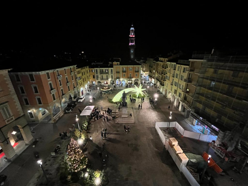 Casale si illumina a festa per il Natale
