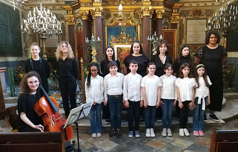 Canti e musiche natalizie per gli auguri natalizi di Andos