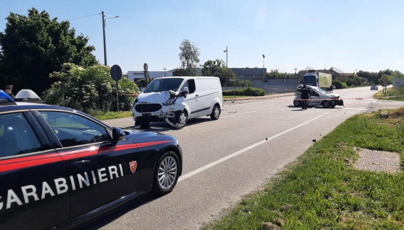 Rocambolesco incidente: due donne in codice rosso e arancione