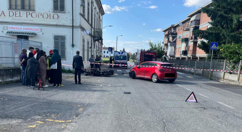 Casale Popolo, scontro tra auto e moto