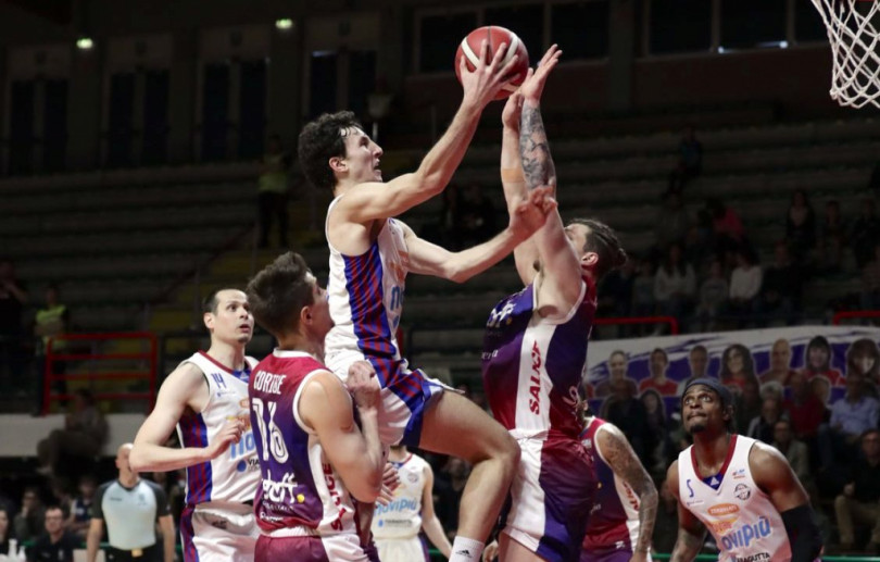 La Novipiù capitola contro Mantova dopo un supplementare: 98-102 il finale al “PalaEnergica”