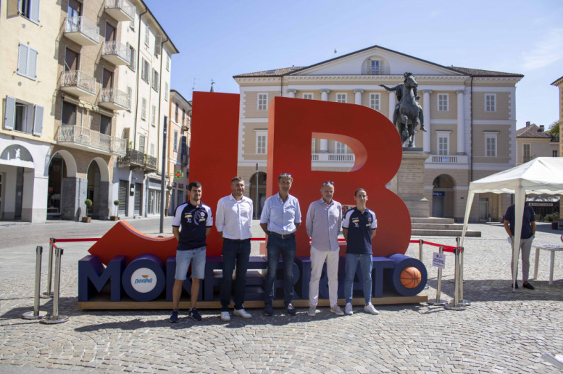 Inaugurata in piazza Mazzini l'installazione della JBM. Da martedì al via la campagna abbonamenti