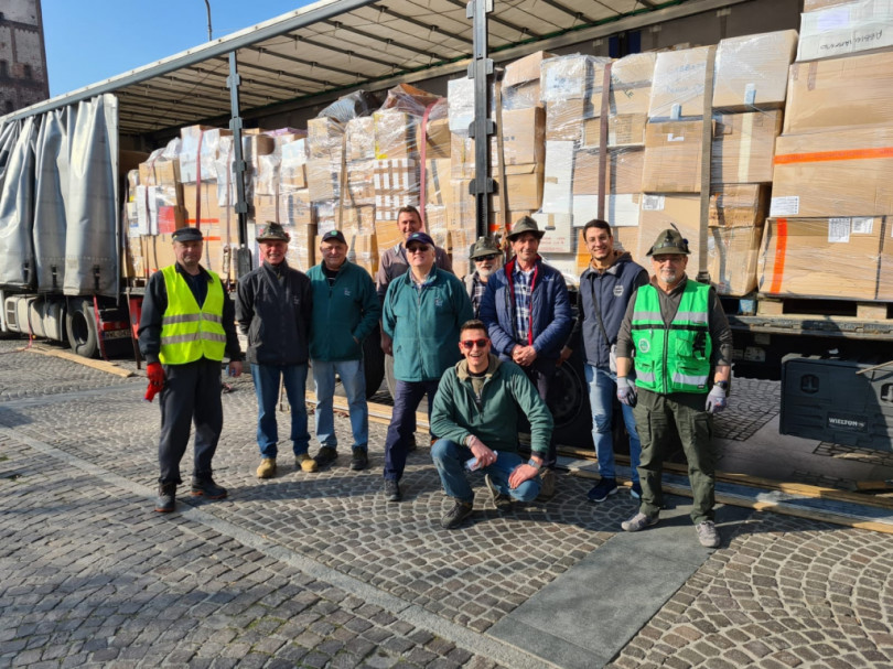 Sono partiti da Trino i primi due camion con gli aiuti per l'Ucraina