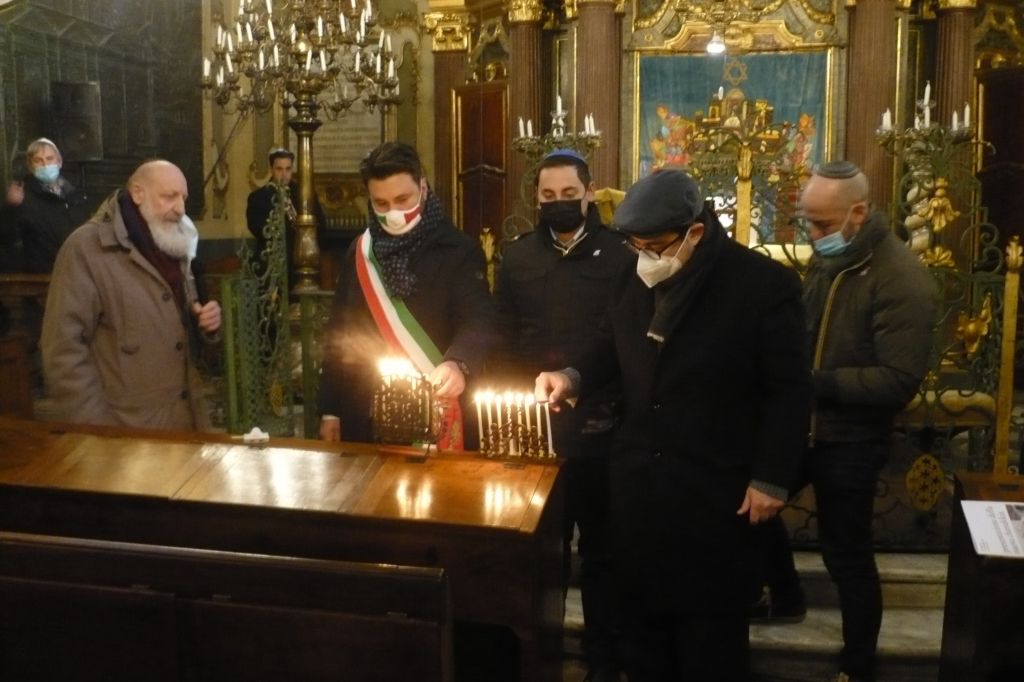 Una Festa che illumina il mondo
