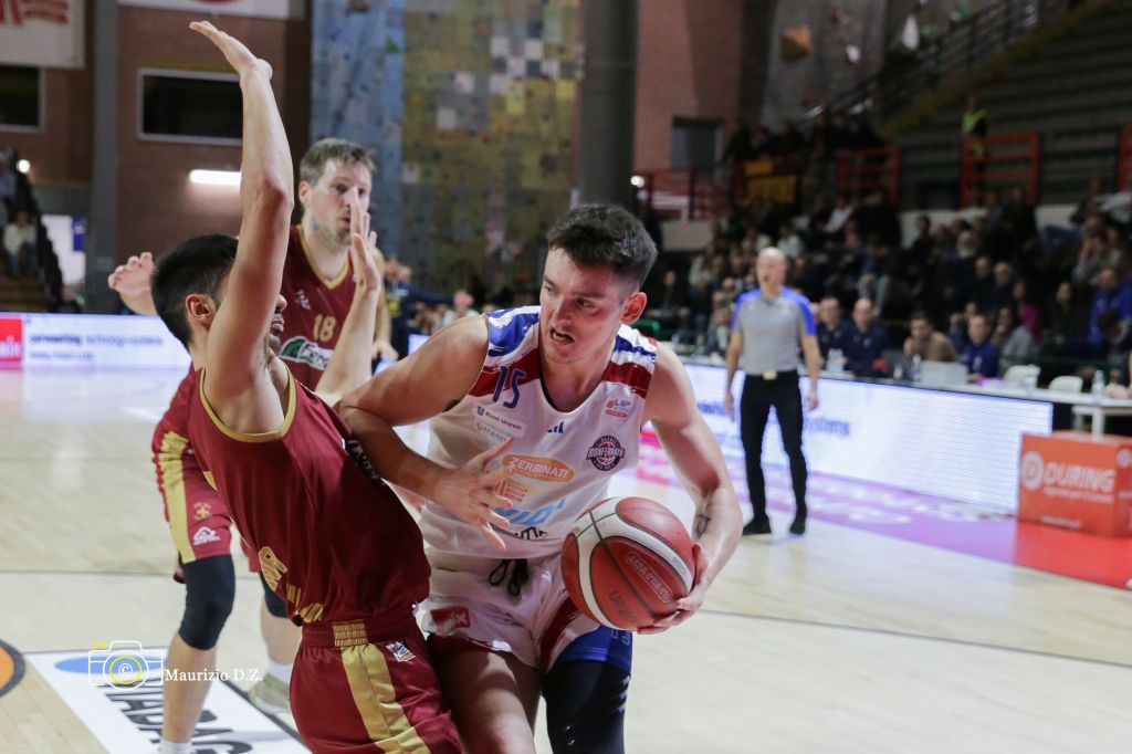 La Novipiù è nettamente in svantaggio contro Latina all’intervallo di metà match: 27-49