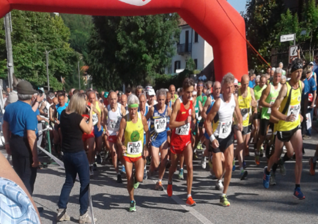 Ozzano, la carica dei 600 alla corsa degli alpini