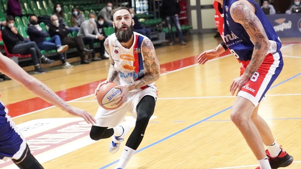All’intervallo la JBM conduce di 10 punti sulla 2B Trapani: 38-28 il parziale