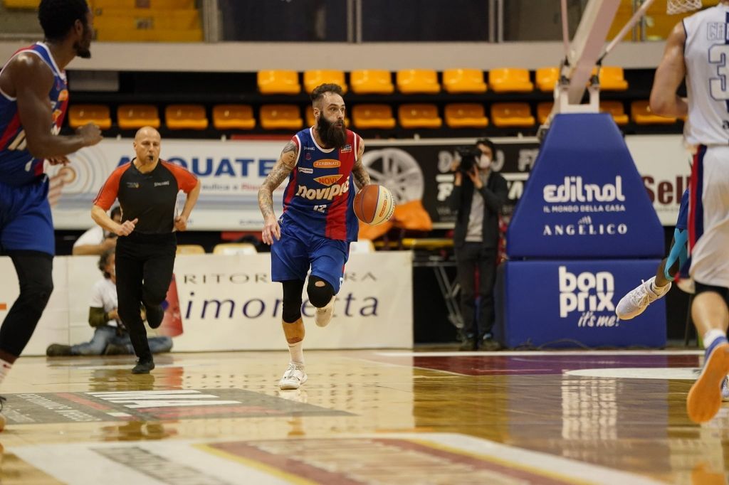 La JBM chiude in vantaggio il primo tempo del match contro Treviglio: 52-35 il parziale