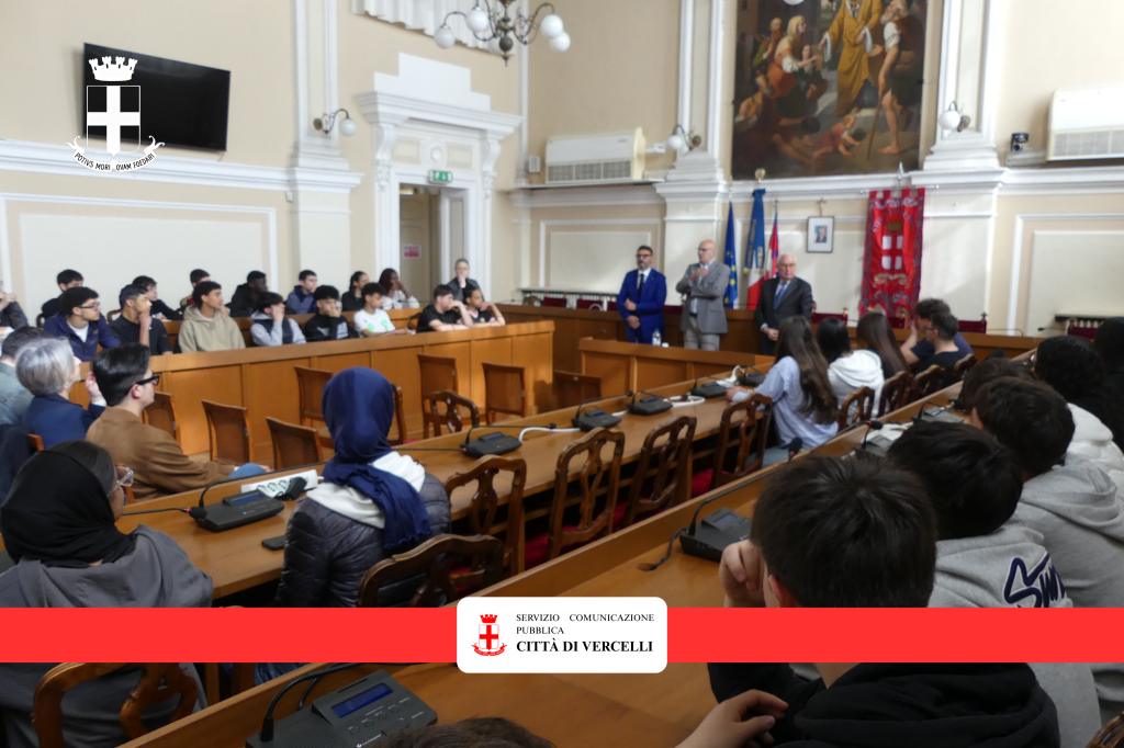 Vercelli: studenti in Comune