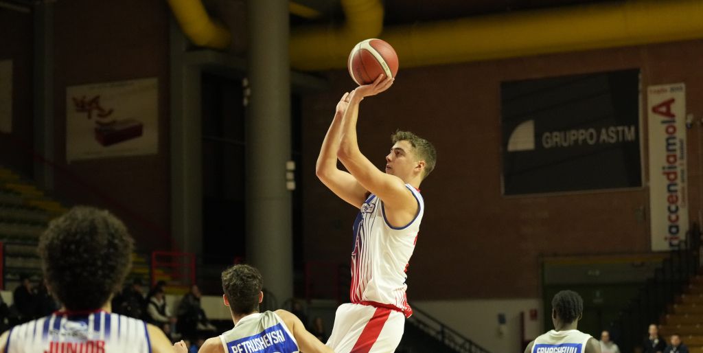Con una tripla di Dimitrov da metà campo la Junior batte Pavia nell’anticipo: 68-67