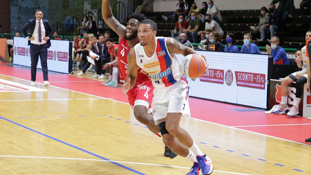 Novipiù e San Severo sono in parità all’intervallo di metà match: 38-38