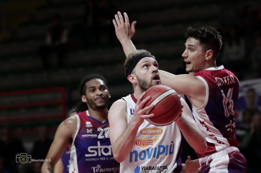 In Gara-4 la Novipiù è in vantaggio 39-22 su Chieti all’intervallo lungo