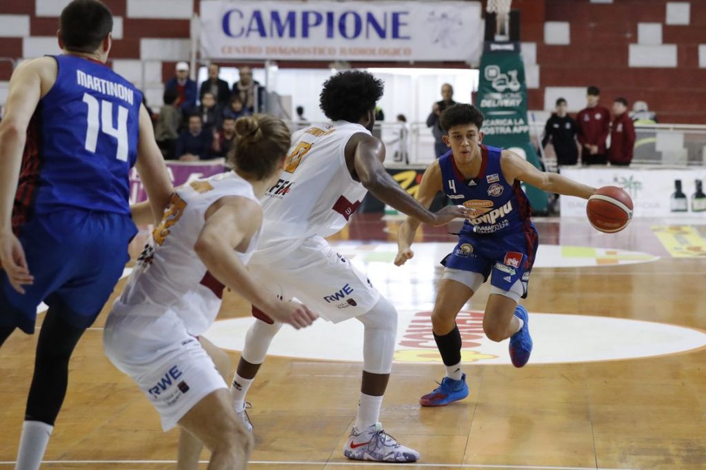 La Novipiù in vantaggio su Treviglio 41-36 a metà match