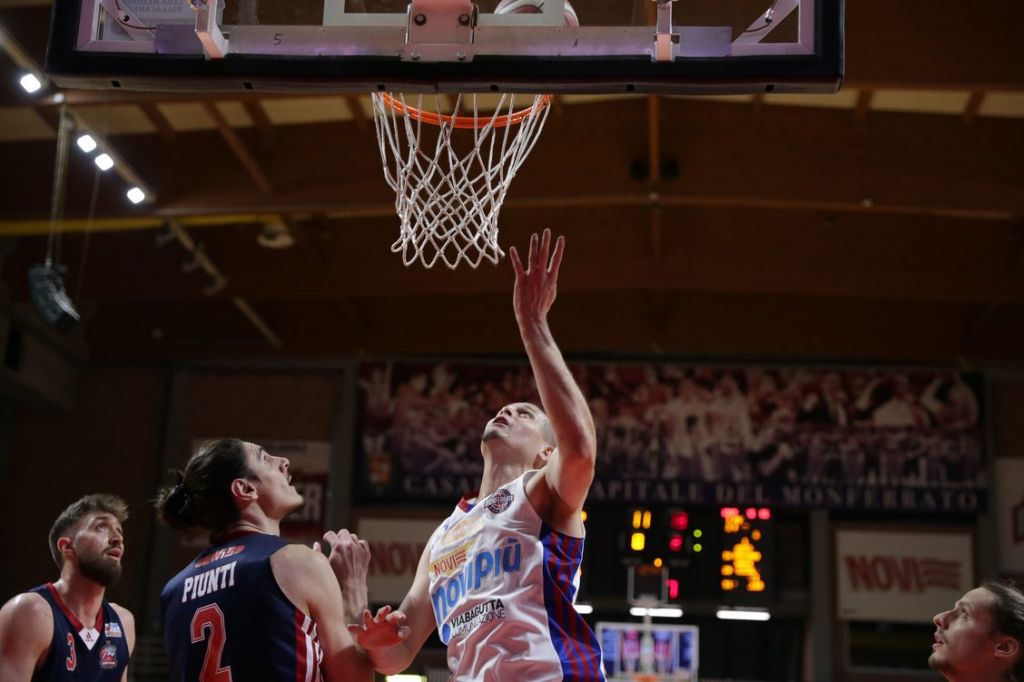 La Vanoli Cremona è in vantaggio 32-35 sulla Novipiù all’intervallo di metà partita
