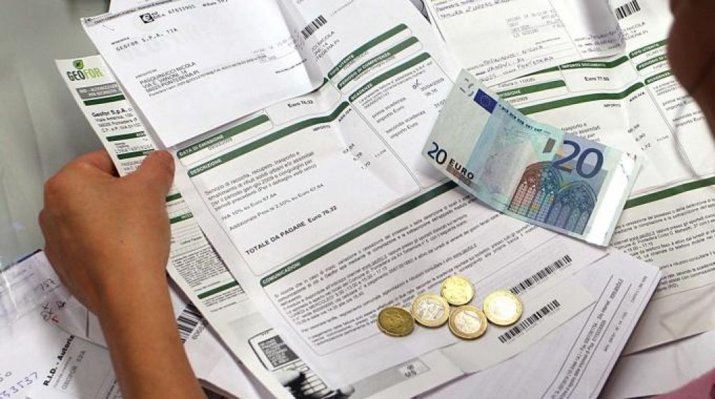 Contraffazione: timbri falsi per una bolletta