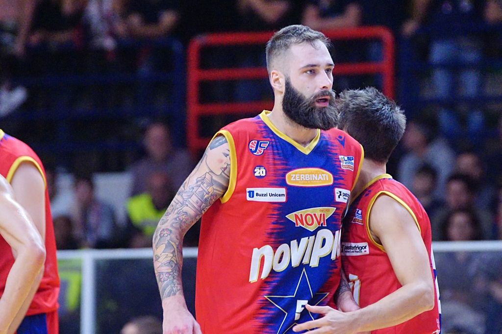 La Novipiù conduce nel derby contro Tortona: 48-33 il risultato al termine del primo tempo