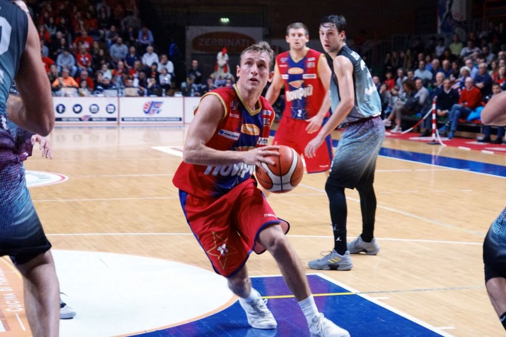 La Junior avanti di uno al PalaLottomatica: 36-37 contro la Virtus all’intervallo lungo