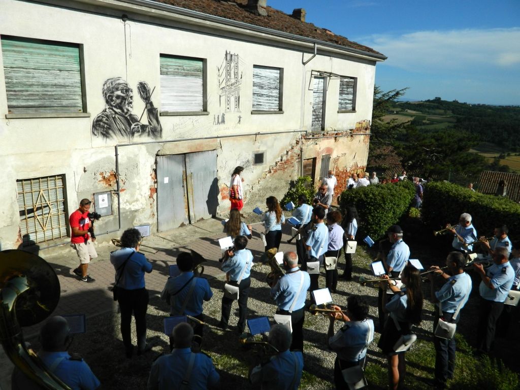 Riuscita promenade des artistes, installazione espansa a Conzano