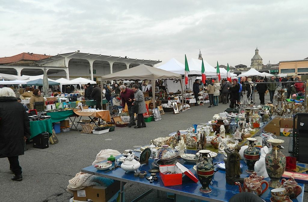 Mercatino mensile dell'antiquariato