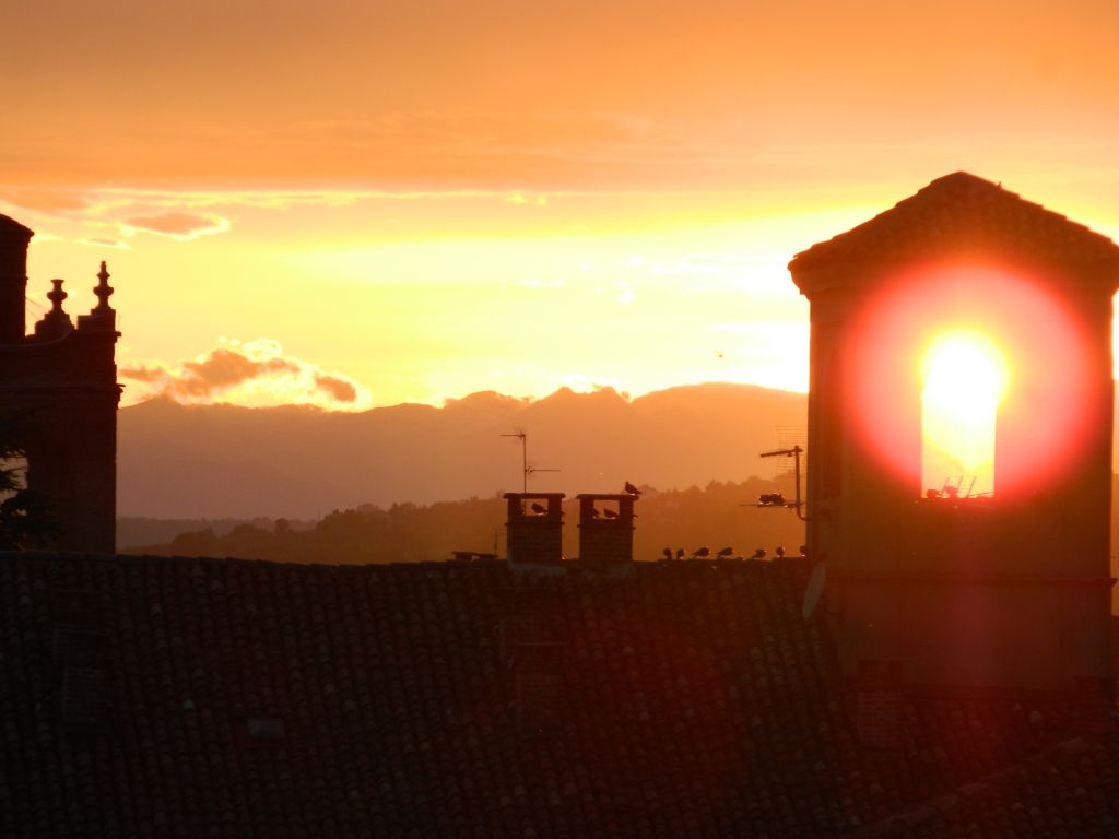 Una lampadina (il sole) nella torre