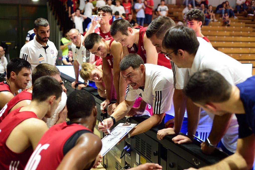 La Novipiù insegue la Luiss Roma che all’intervallo di metà match conduce 38-42
