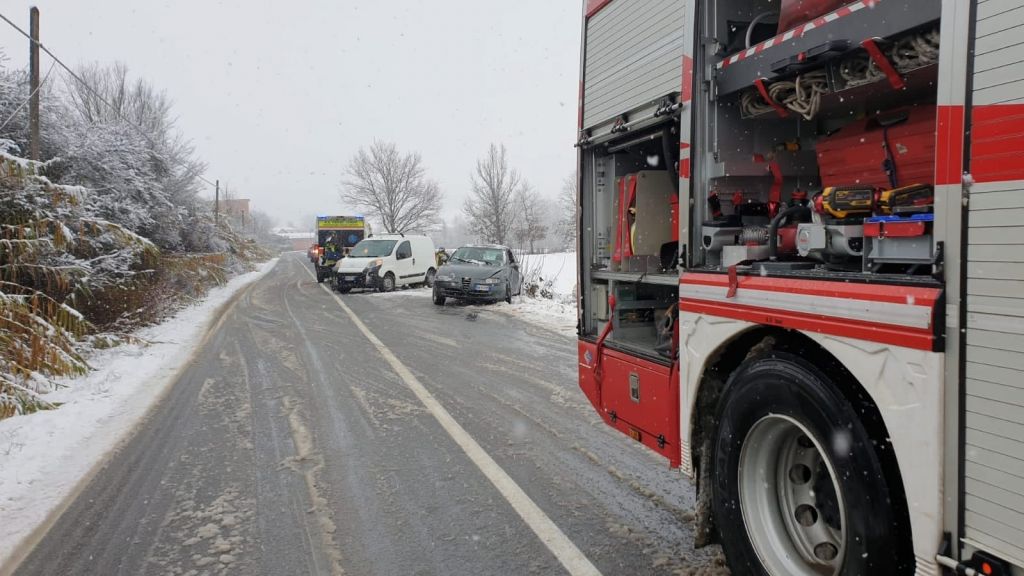 Incidente ad Altavilla: automobilista in ospedale