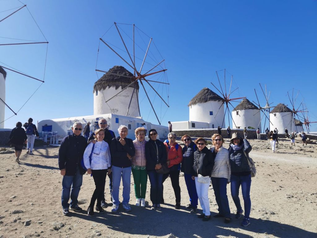 In crociera tra i mulini a vento di Mykonos