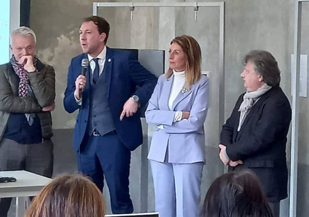 Collettiva al Castello per Non solo gatti