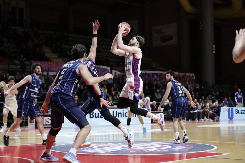 A Mantova la Novipiù è in vantaggio 30-32 all'intervallo di metà match