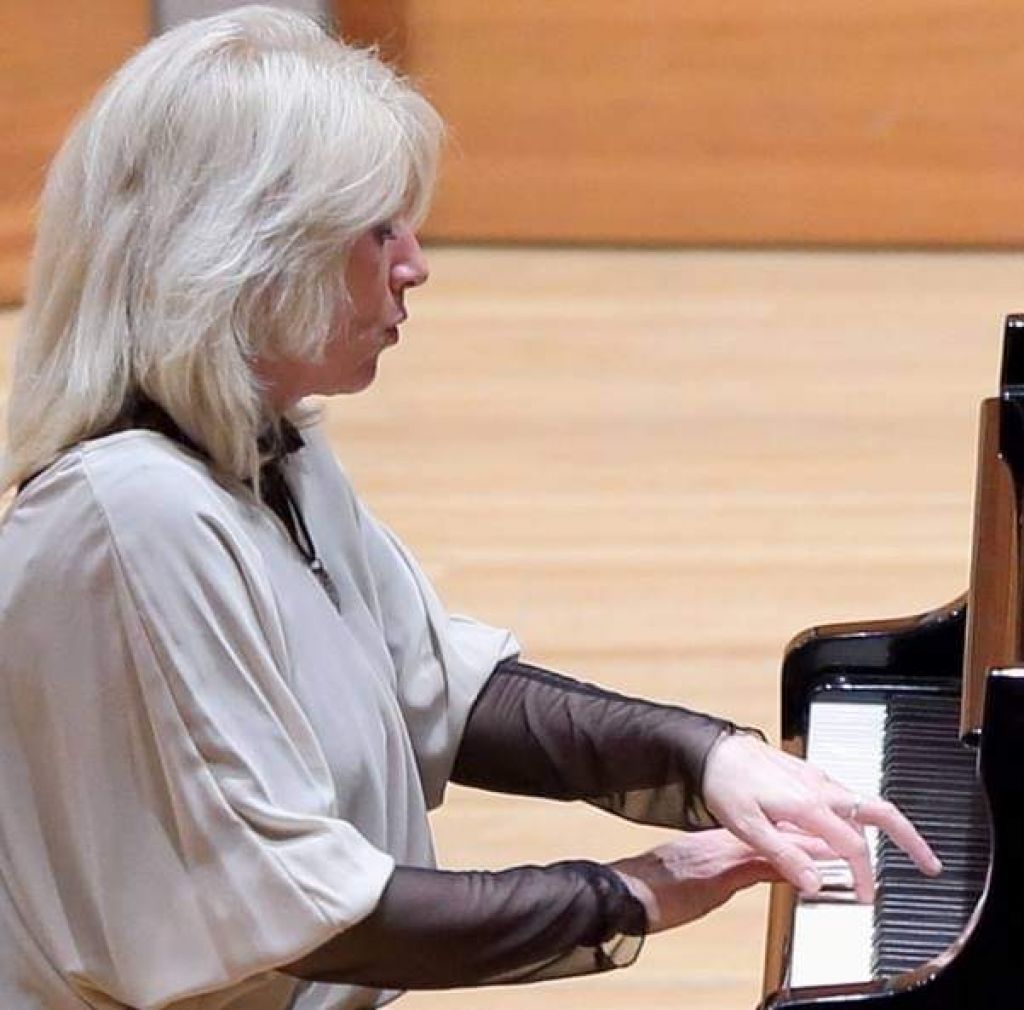 Sabrina Lanzi in Santa Chiara