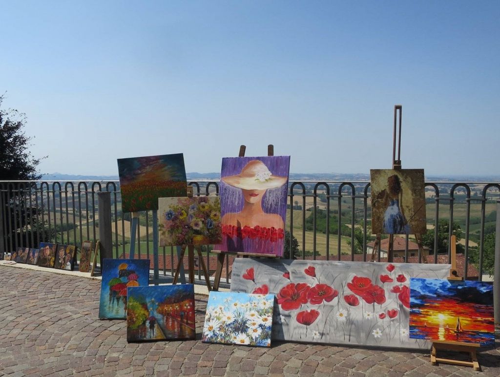 Le colline, la lavanda, i pennelli