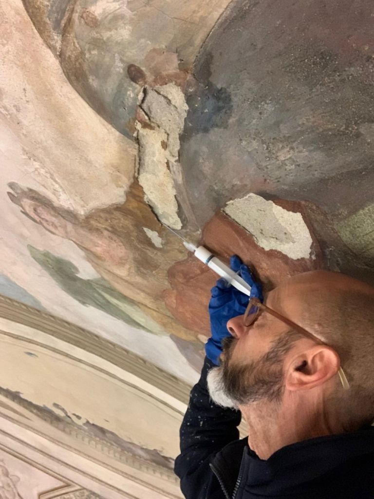 Filarmonica: si consolida l'affresco